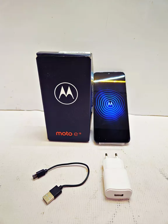 TELEFON MOTOROLA MOTO E13 64/2 D/S KOMPLET