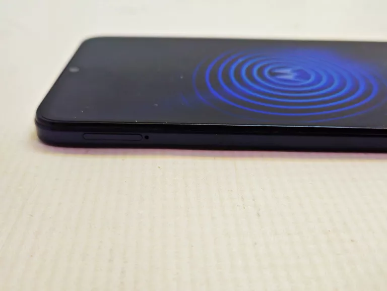 TELEFON MOTOROLA MOTO E13 64/2 D/S KOMPLET