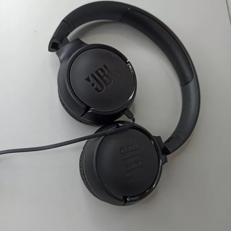 SŁUCHAWKI PRZEWODOWE NAUSZNE JBL TUNE 500 / KOMPLET