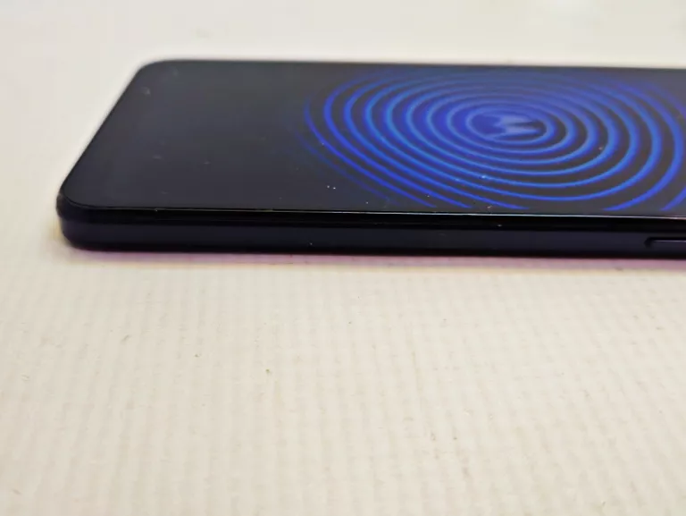 TELEFON MOTOROLA MOTO E13 64/2 D/S KOMPLET