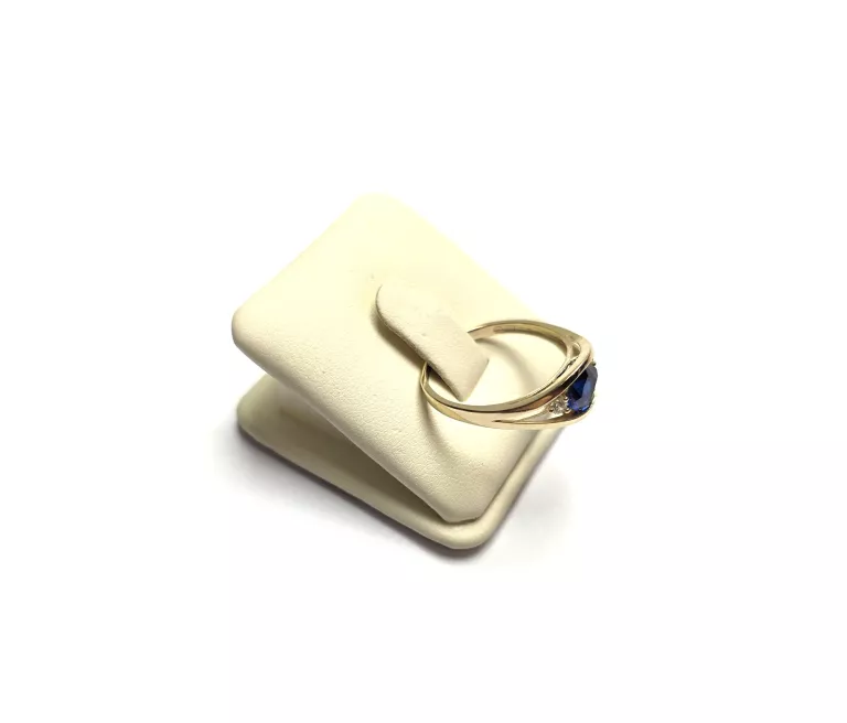 ZŁOTY PIERŚCIONEK [ 2,19G 585 R17]