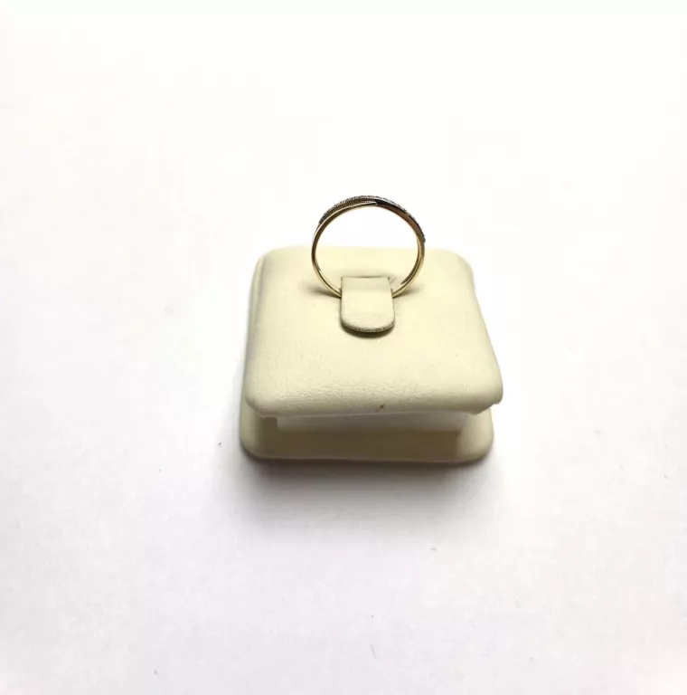 ZŁOTY PIERŚCIONEK 585 1,15G R11