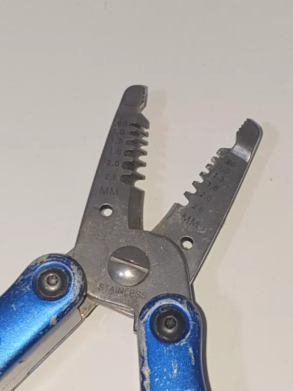 MULTITOOL ŚCIĄGACZ IZOLACJI
