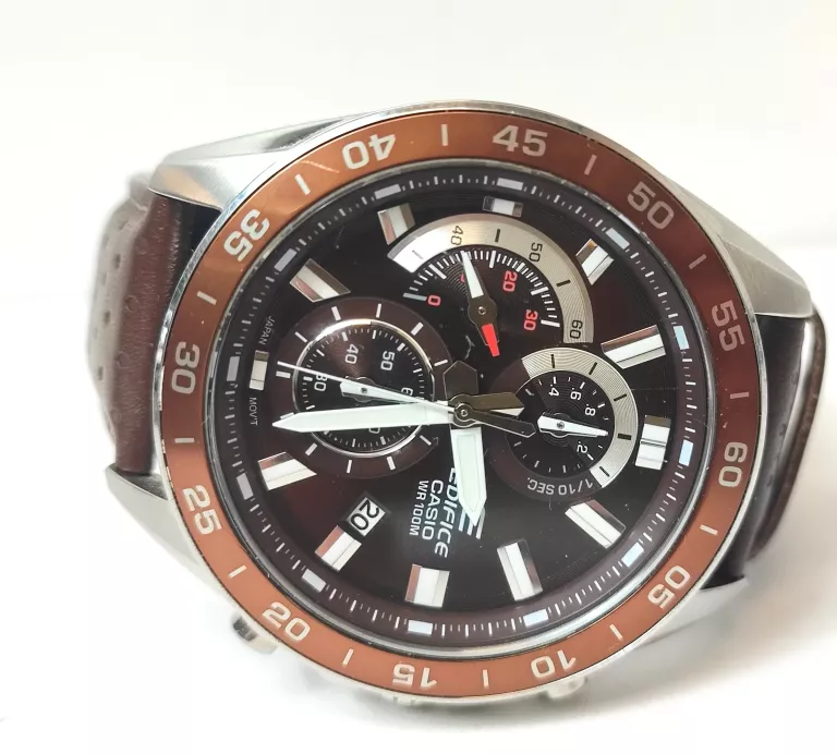 zegarek-casio-edifice-efv-550-5579-ksztalt-koperty-129223-2