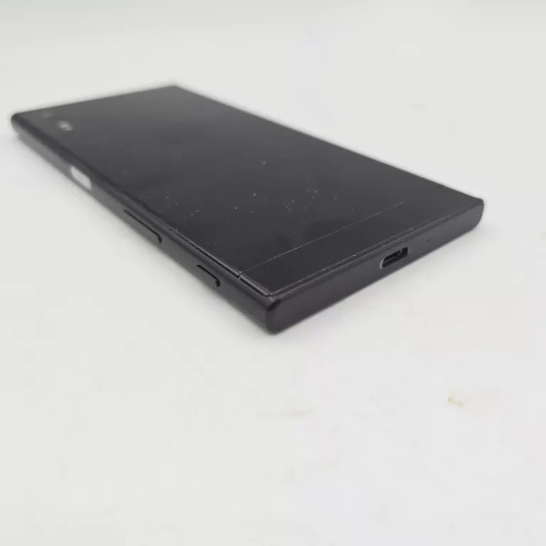 TELEFON SONY XZ F8331 32GB 3RAM