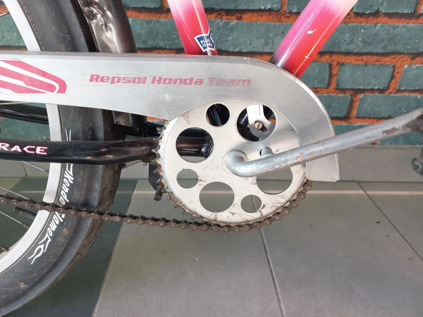 rower-limitowany-repsol-honda-long-beach-06-rozmiar-kola-129289-128