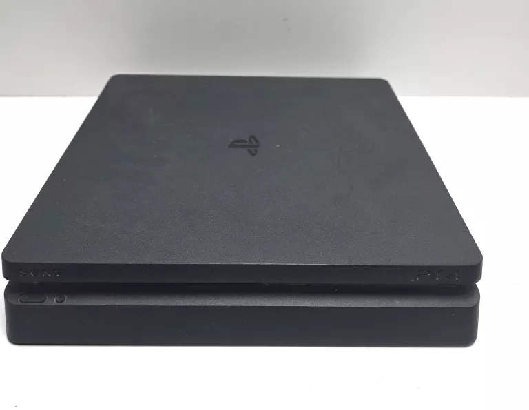 KONSOLA PS4 500 GB + GRY