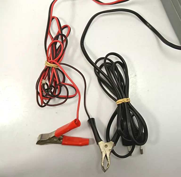 prostownik-tesco-6a12v-product-id-b8da8c9b-7b72-44fa-bdc9-4600138a51ce