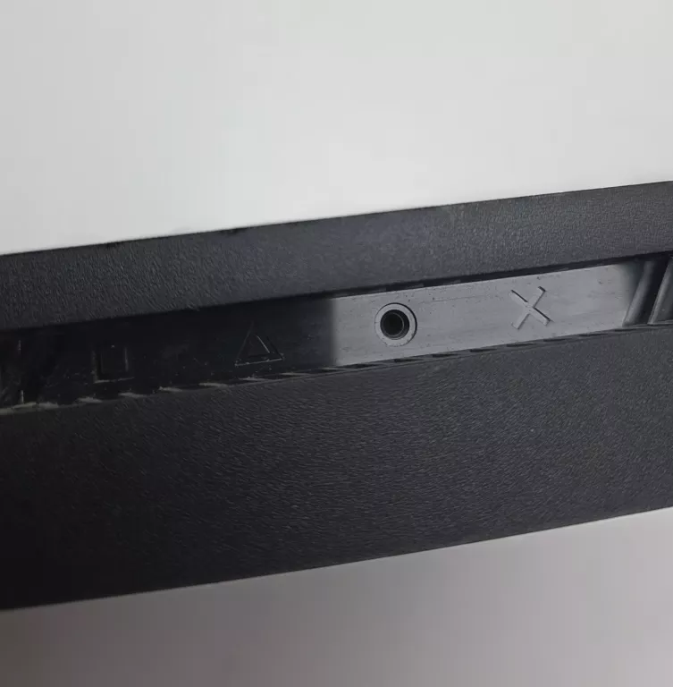 KONSOLA PS4 500 GB + GRY