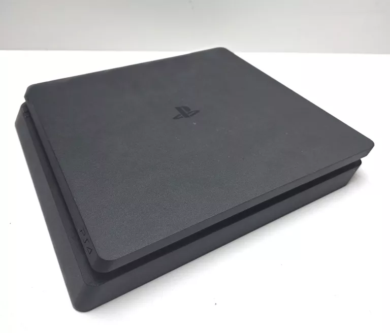 KONSOLA PS4 500 GB + GRY