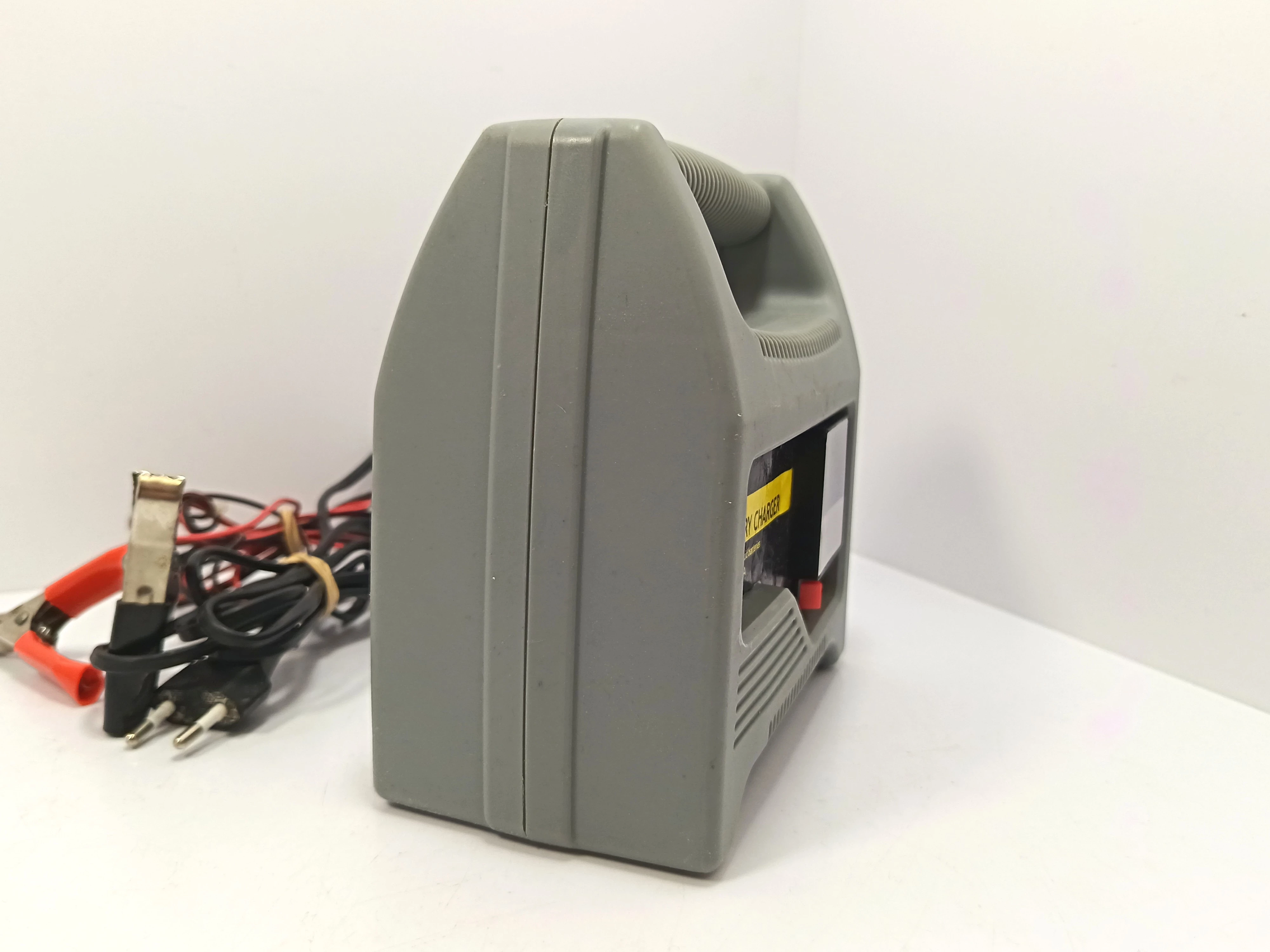 prostownik-tesco-6a12v-natezenie-maksymalne-400