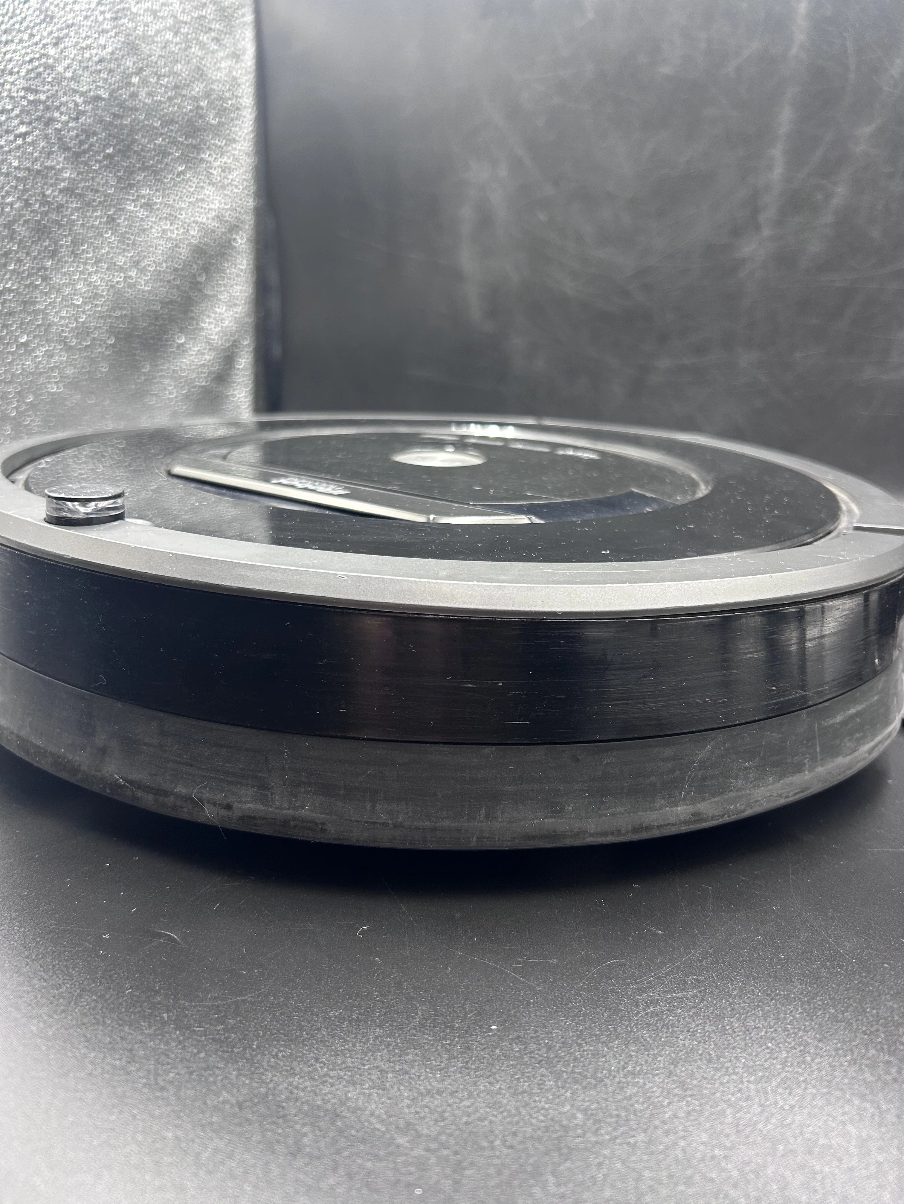 odkurzacz-sprzatajacy-irobot-roomba-880-kolor-dominujacy-129357-3