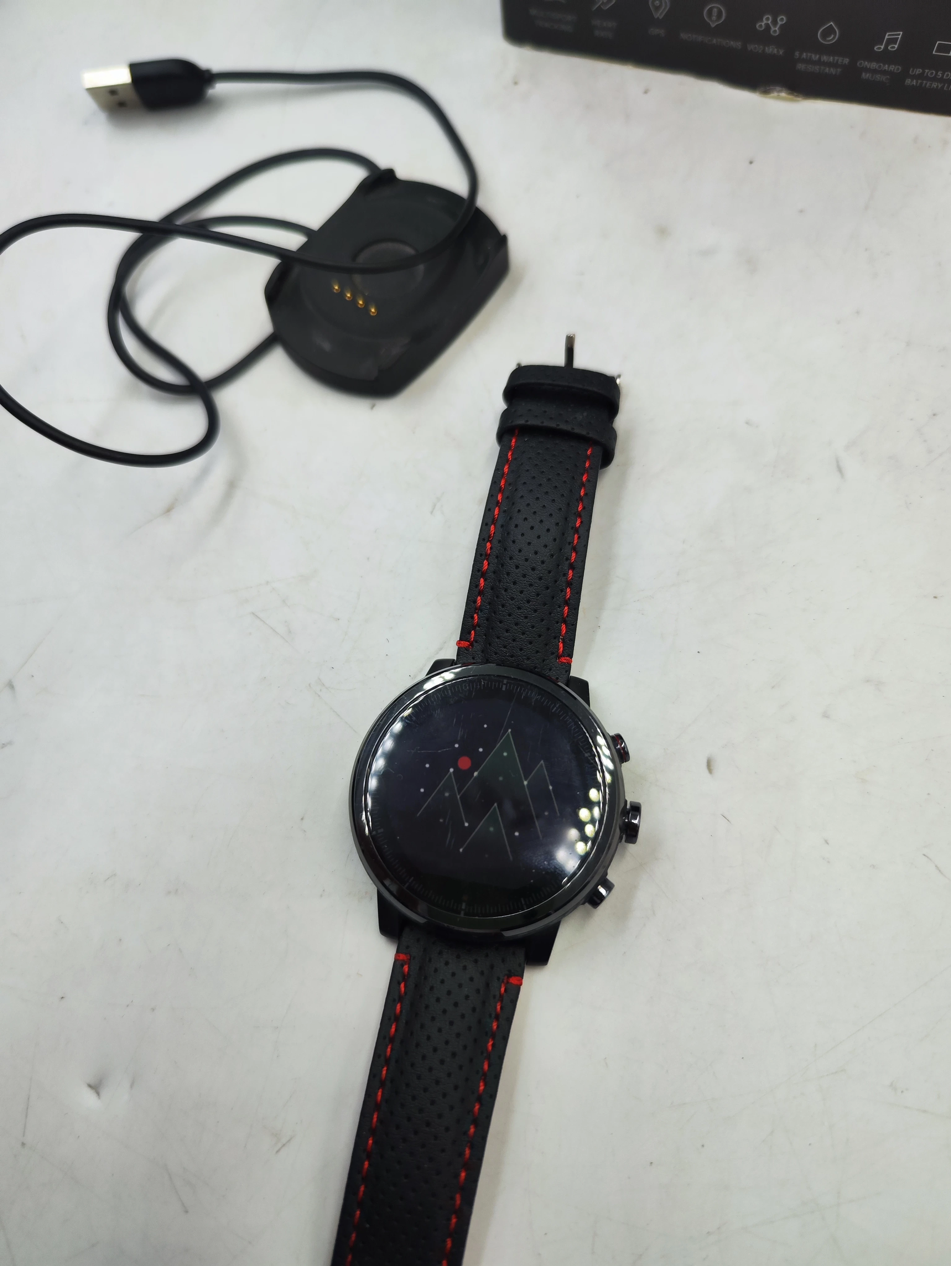 smartwatch-amazfit-stratos-czarny-material-koperty-212886-258026