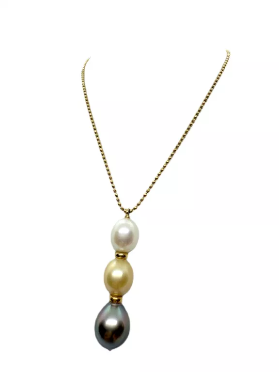 NASZYJNIK  Z  PERŁAMI 750