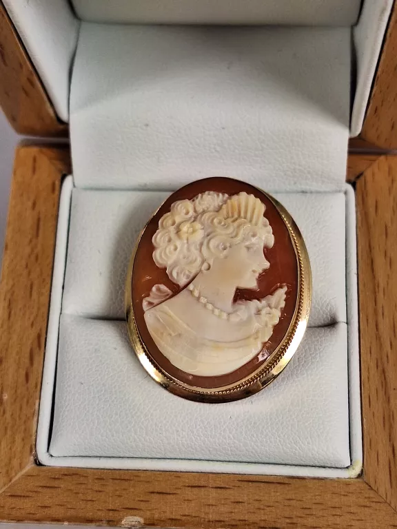 KAMEA BROSZKA / ZAWIESZKA 5,27 G 585