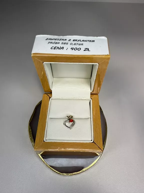 ZŁOTA ZAWIESZKA Z BRYLANTAMI 585 0,67G