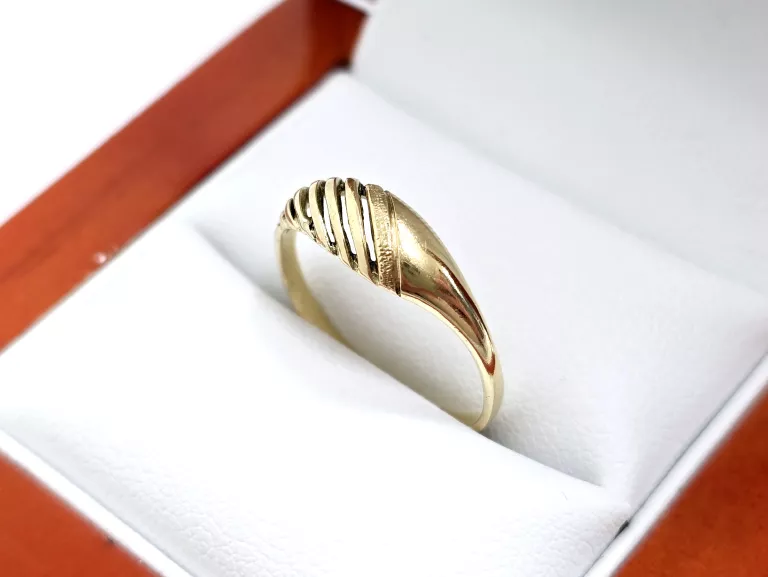 ZŁOTY PIERŚCIONEK 585 1,50G R:11