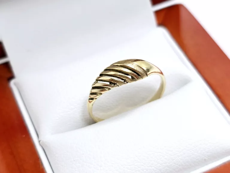 ZŁOTY PIERŚCIONEK 585 1,50G R:11