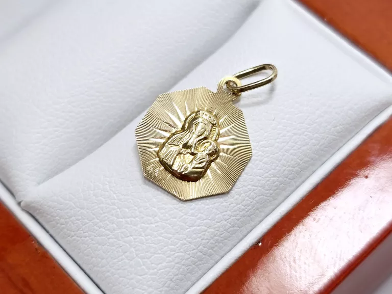 ZŁOTA ZAWIESZKA MATKA BOSKA 585 0,87G