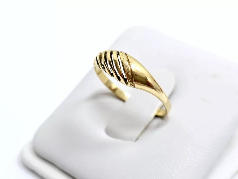 ZŁOTY PIERŚCIONEK 585 1,50G R:11