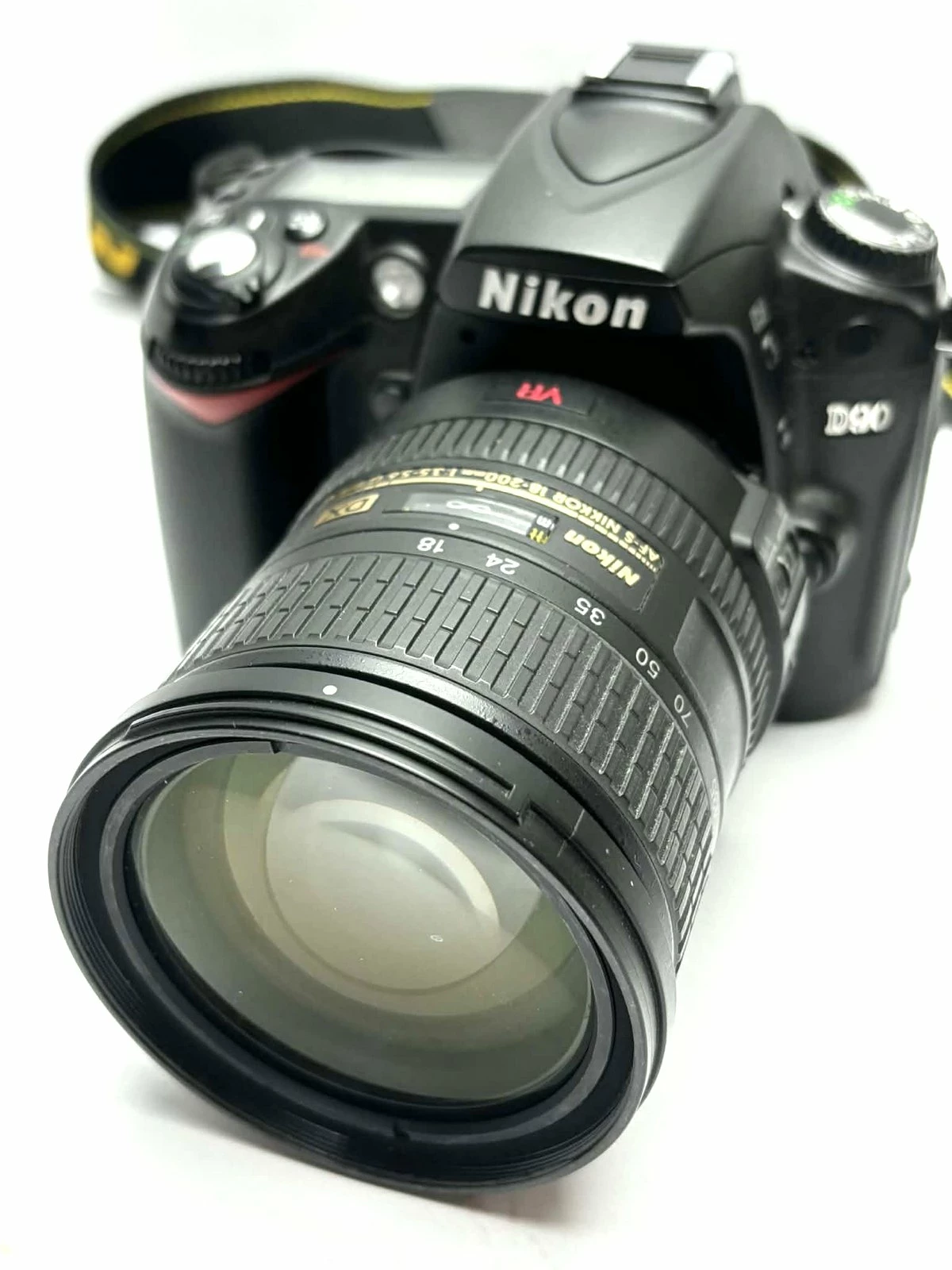 aparat-nikon-d90-z-obiektywem-nikon-af-s-nikkor-18-200mm-135-56-g-ed-w-zestawie-814-1