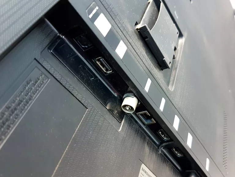 telewizor-samsung-ue43tu7022k-43-led-4k-tizen-tv-format-hd-129294-1