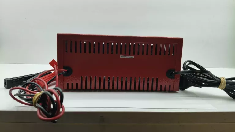 prostownik-do-akumulatorow-samochodowych-absaar-11a-12v-natezenie-maksymalne-12