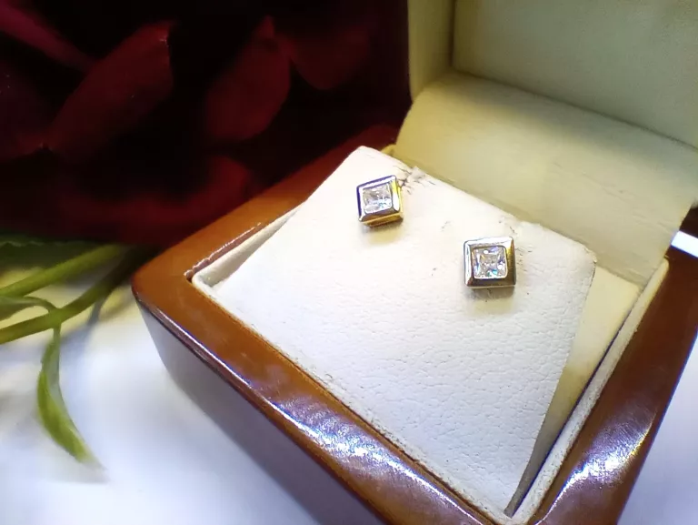 ŚLICZNE  ZŁOTE KOLCZYKI KWADRACIKI 1,22 585