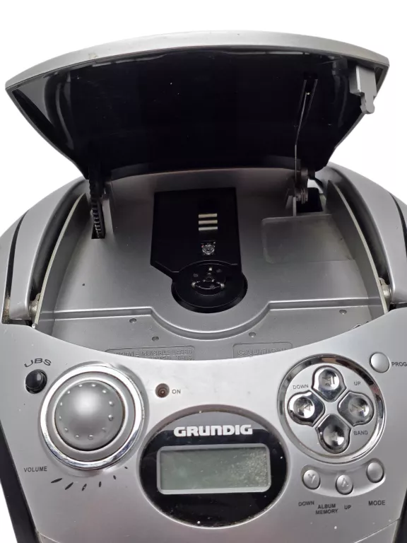 RADIOODTWARZACZ GRUNDIG RCD 1440 BLUETOOTH SREBRNY