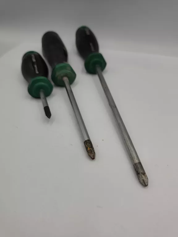ZESTAW 3 ŚRUBOKRĘTÓW STALCO PH1X38, PZ2X150, PH2X100