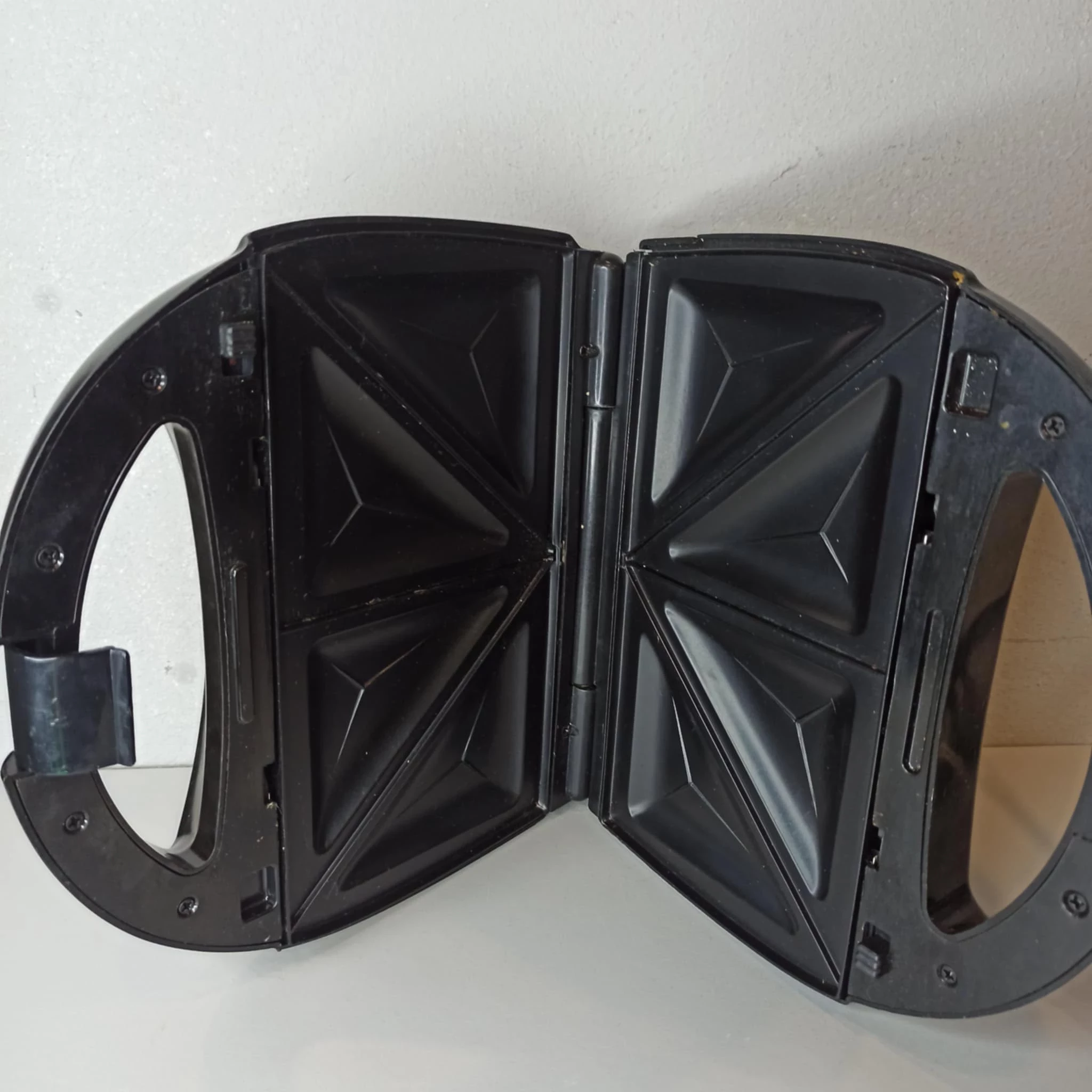 opiekacz-clatronic-stwa-3490-kolor-dominujacy-129357-3