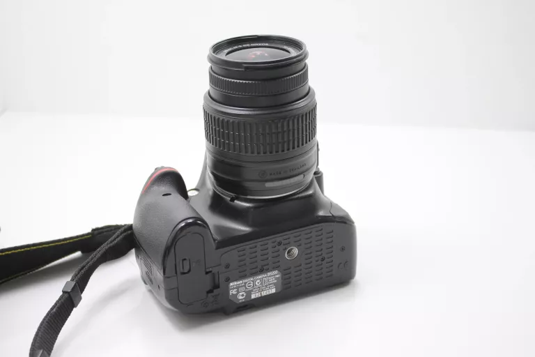 APARAT NIKON D5200 + OBIEKTYW NIKKOR 18-55MM