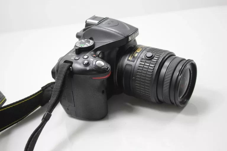 APARAT NIKON D5200 + OBIEKTYW NIKKOR 18-55MM