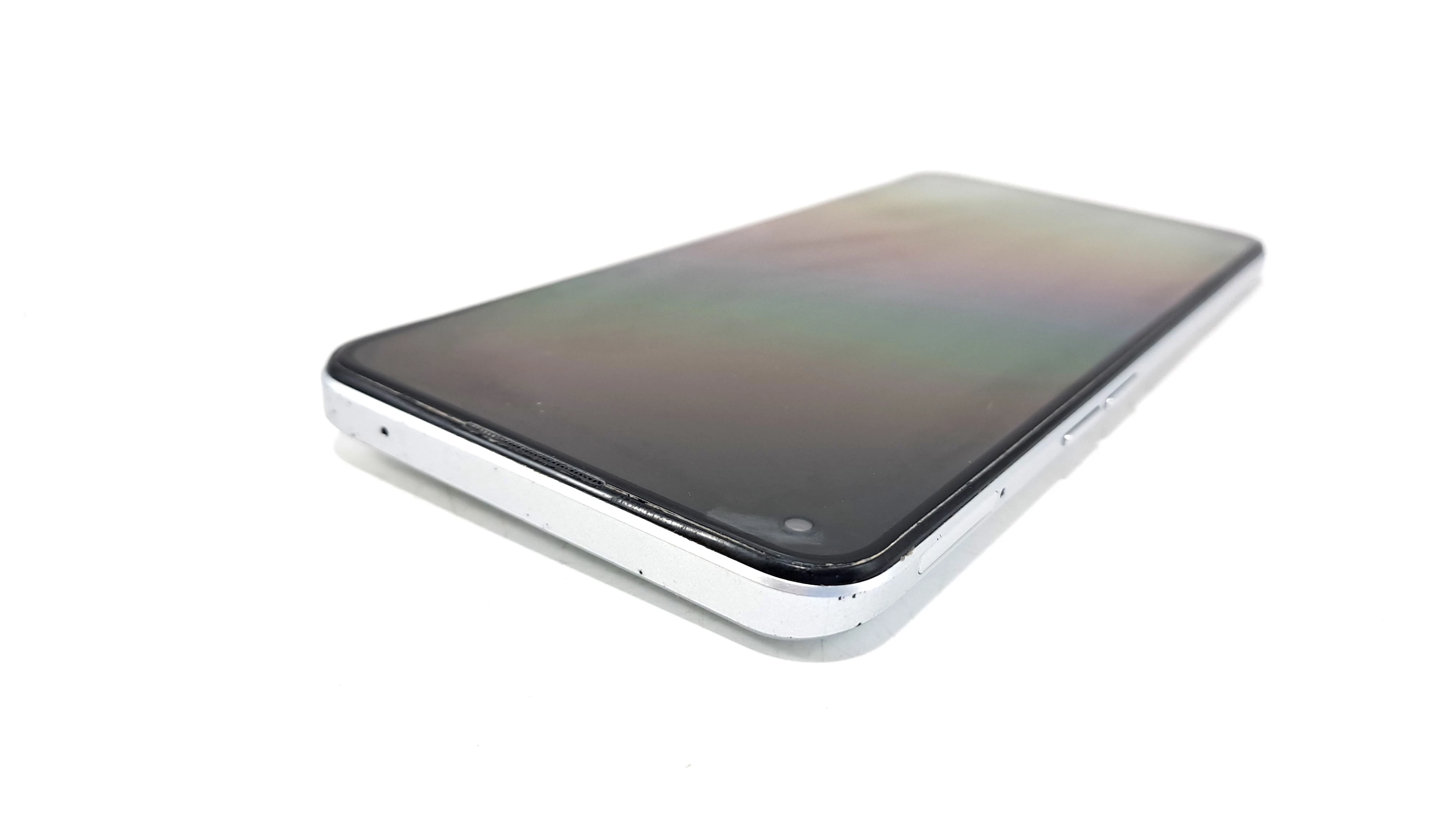 telefon-realme-9-8gb128gb-przekatna-ekranu-640