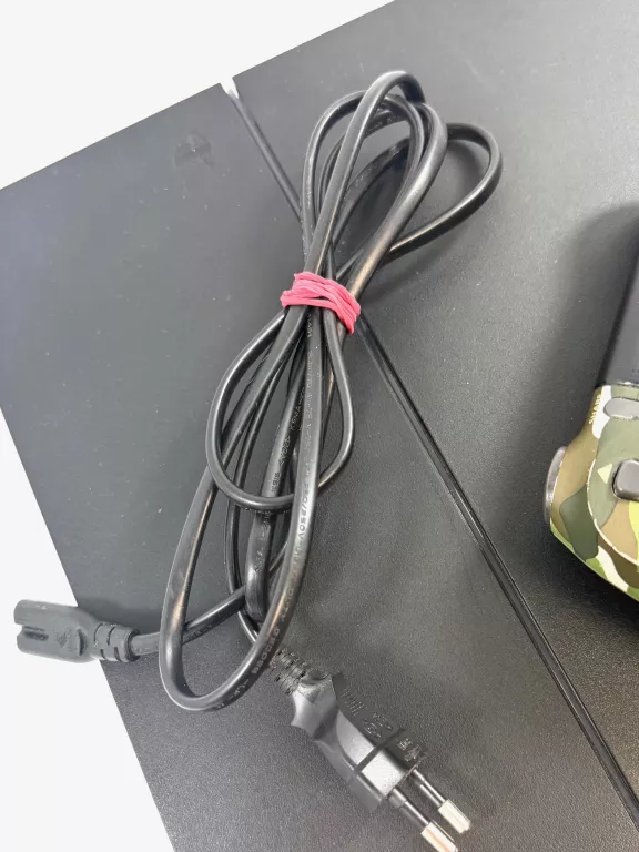 KONSOLA PS4 500GB (ZASILACZ PAD)