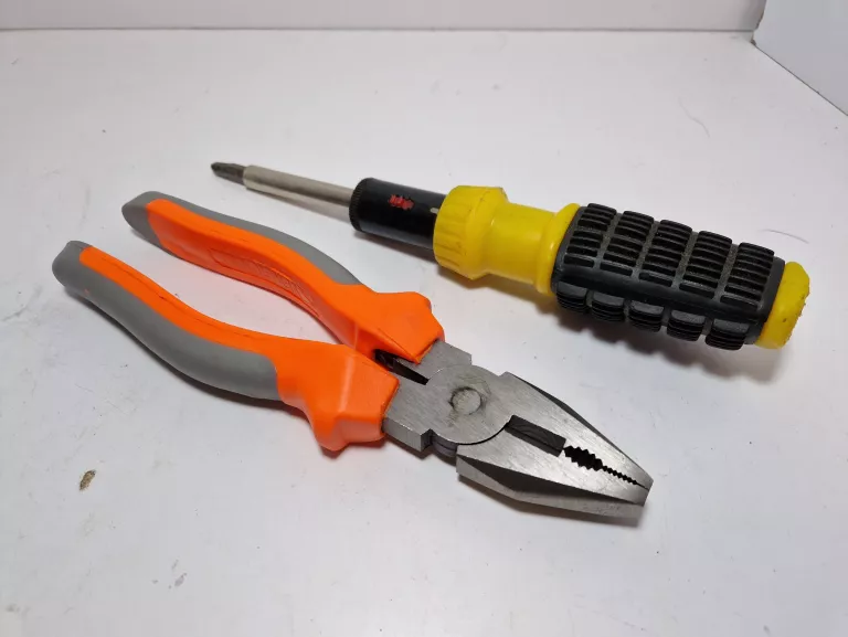 ZESTAW KOMBINERKI ŚRUBOKRĘT NARZĘDZIA