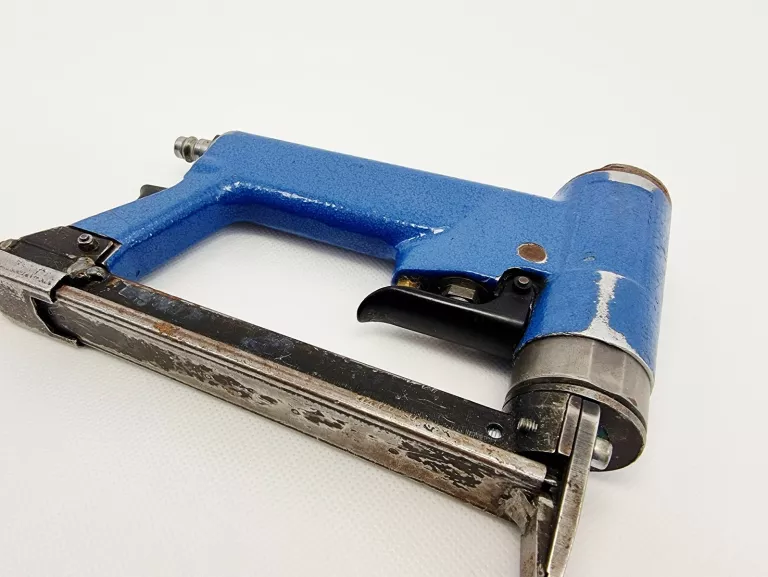 ZSZYWACZ TAPICERSKI PNEUMATYCZNY AUTOMATYCZNY BEA 380/14-450