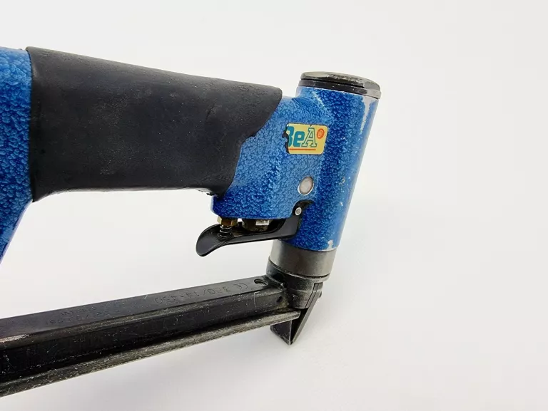 ZSZYWACZ TAPICERSKI PNEUMATYCZNY AUTOMATYCZNY BEA 380/14-450