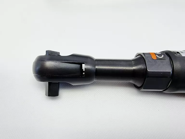 KOMPOZYTOWY KLUCZ PNEUMATYCZNY KĄTOWY 3/8" 82NM A13-M15C02