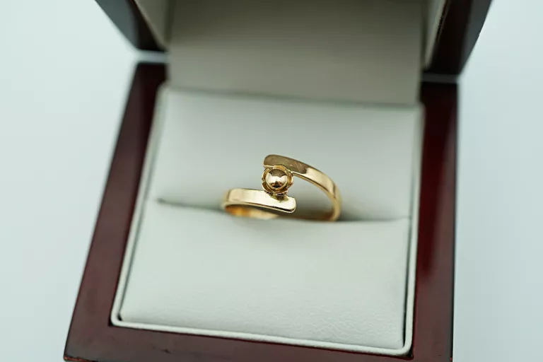 ZŁOTY PIERŚCIONEK KWIATEK 585/14K 2,33G R: 14