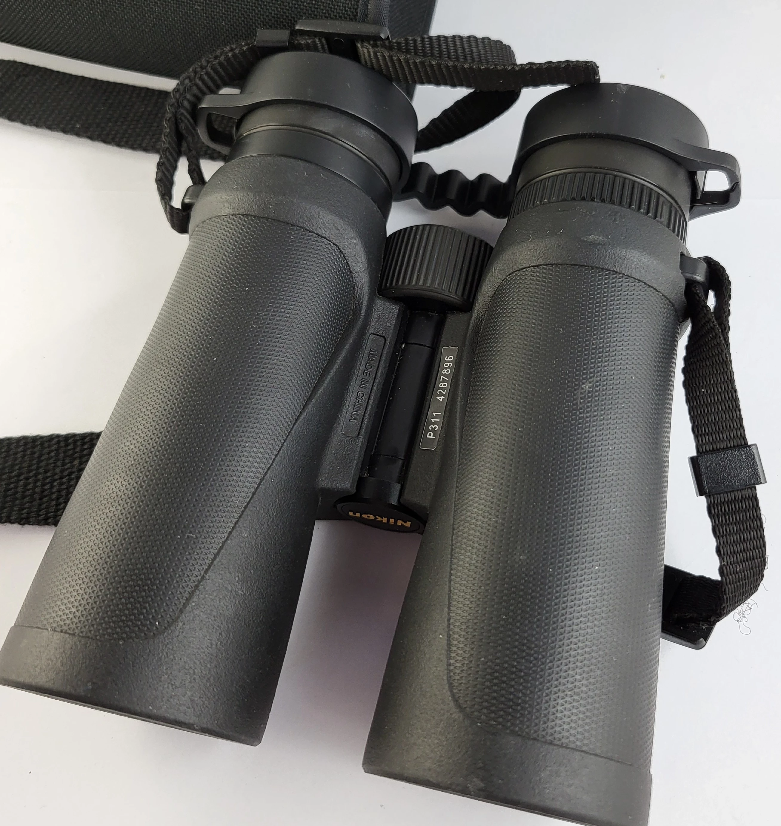 lornetka-nikon-prostaff-3s-10x42-model-prostaff