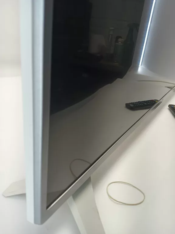 TELEWIZOR LG 49LF590V