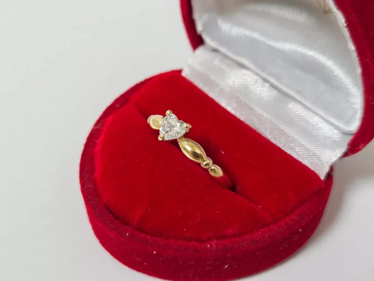 ZŁOTY PIERŚCIONEK 585 / 1,9G