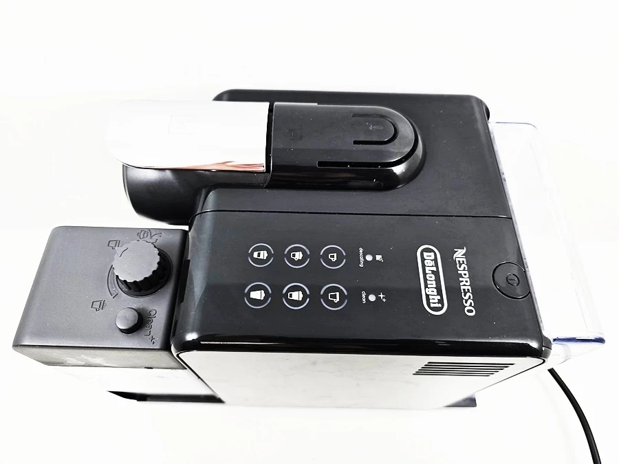 ekspres-na-kapsulki-delonghi-nespresso-lattissima-touch-en560b-czarny-kolor-dominujacy-129357-3