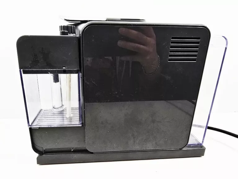 ekspres-na-kapsulki-delonghi-nespresso-lattissima-touch-en560b-czarny-kod-producenta-en560b