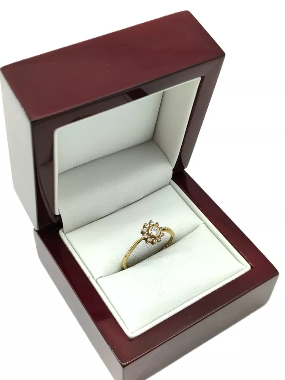 ZŁOTY PIERŚCIONEK 8K 1,59G