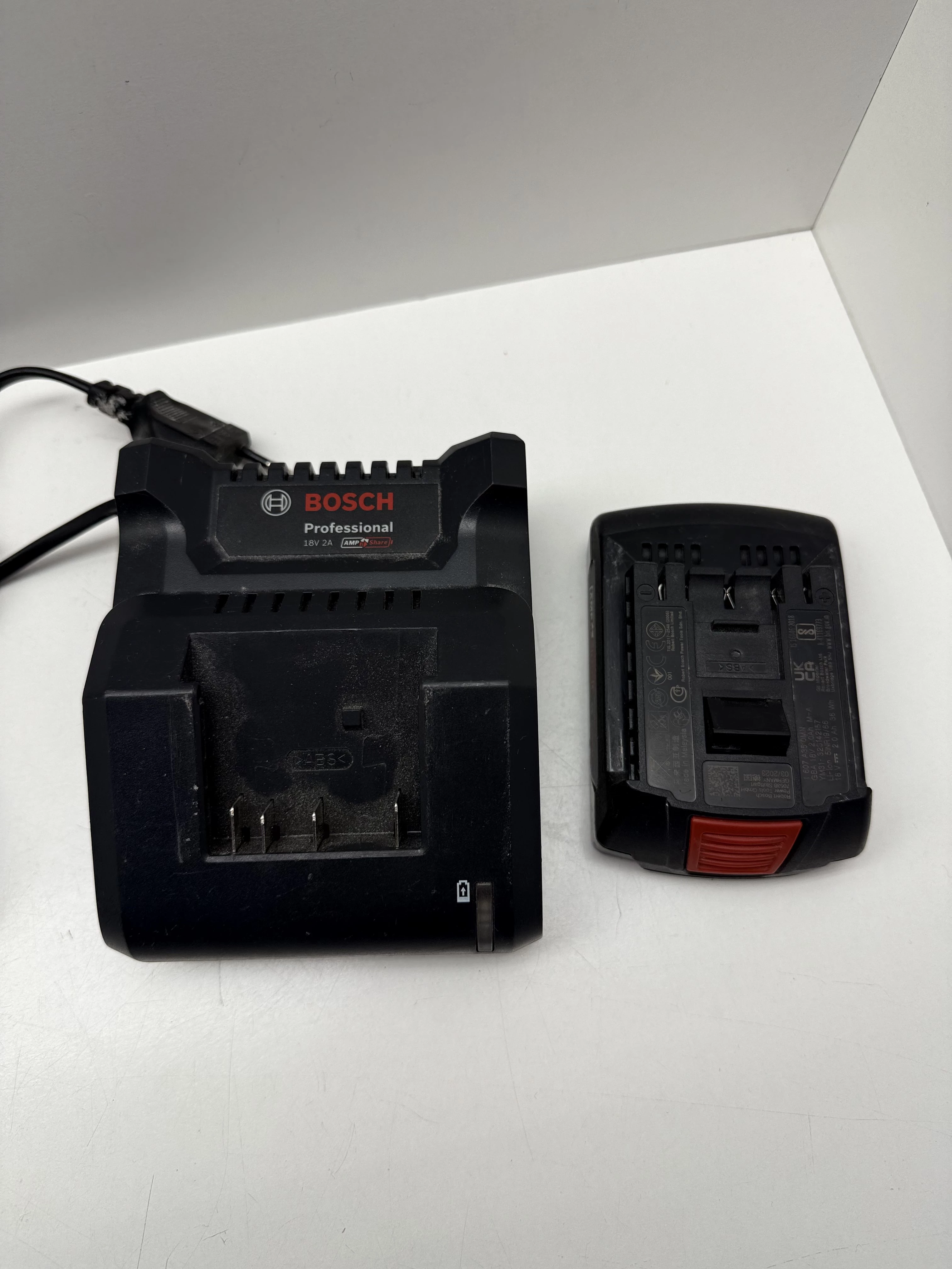 bosch-gal-18v-20-ladowarka-do-akumulatorow-18v-gba-ampshare-aku-20ah-18-ean-gtin-3165140968140