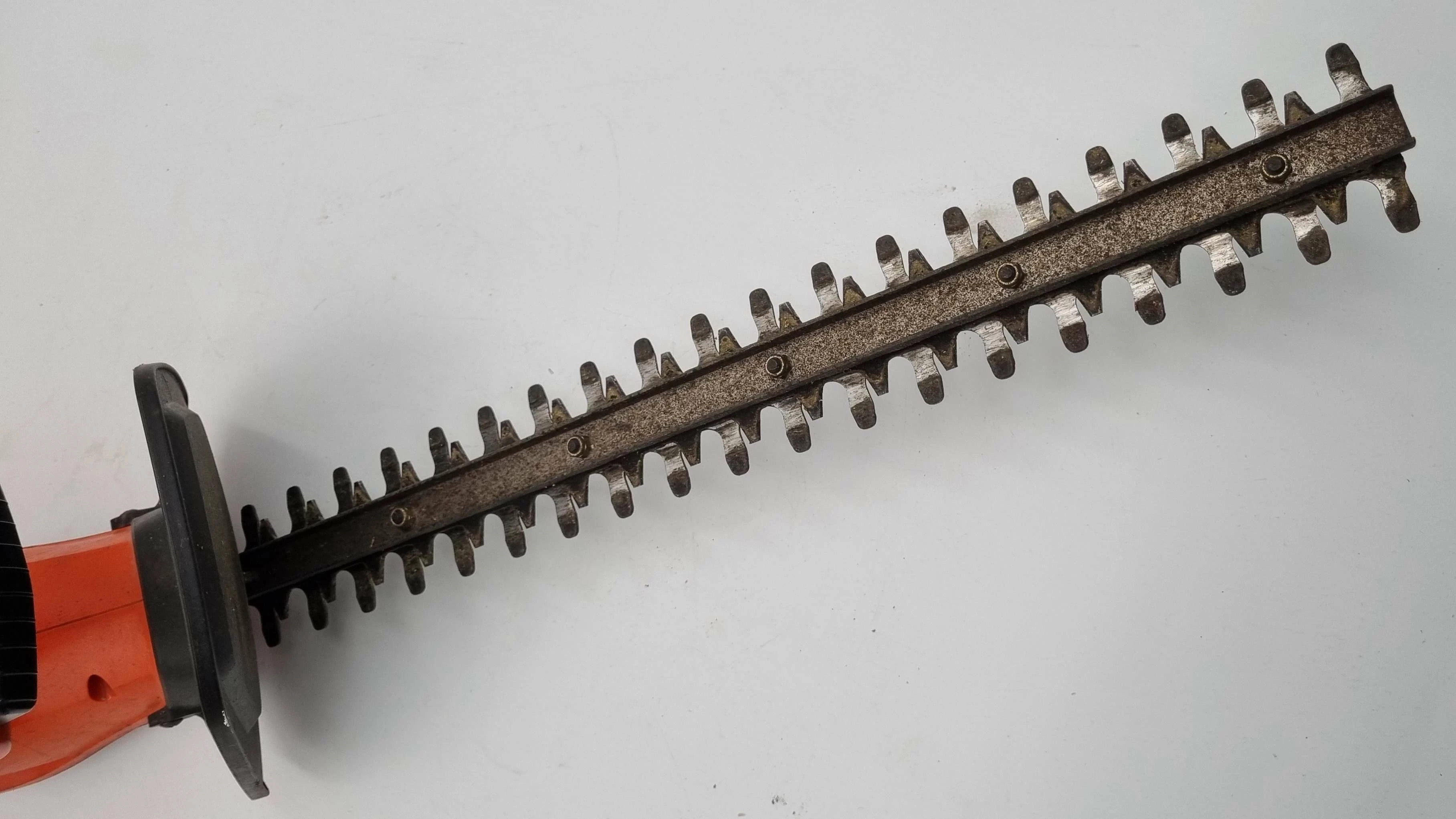 nozyce-do-zywoplotu-black-decker-gt4245-zasilanie-209566-1769020