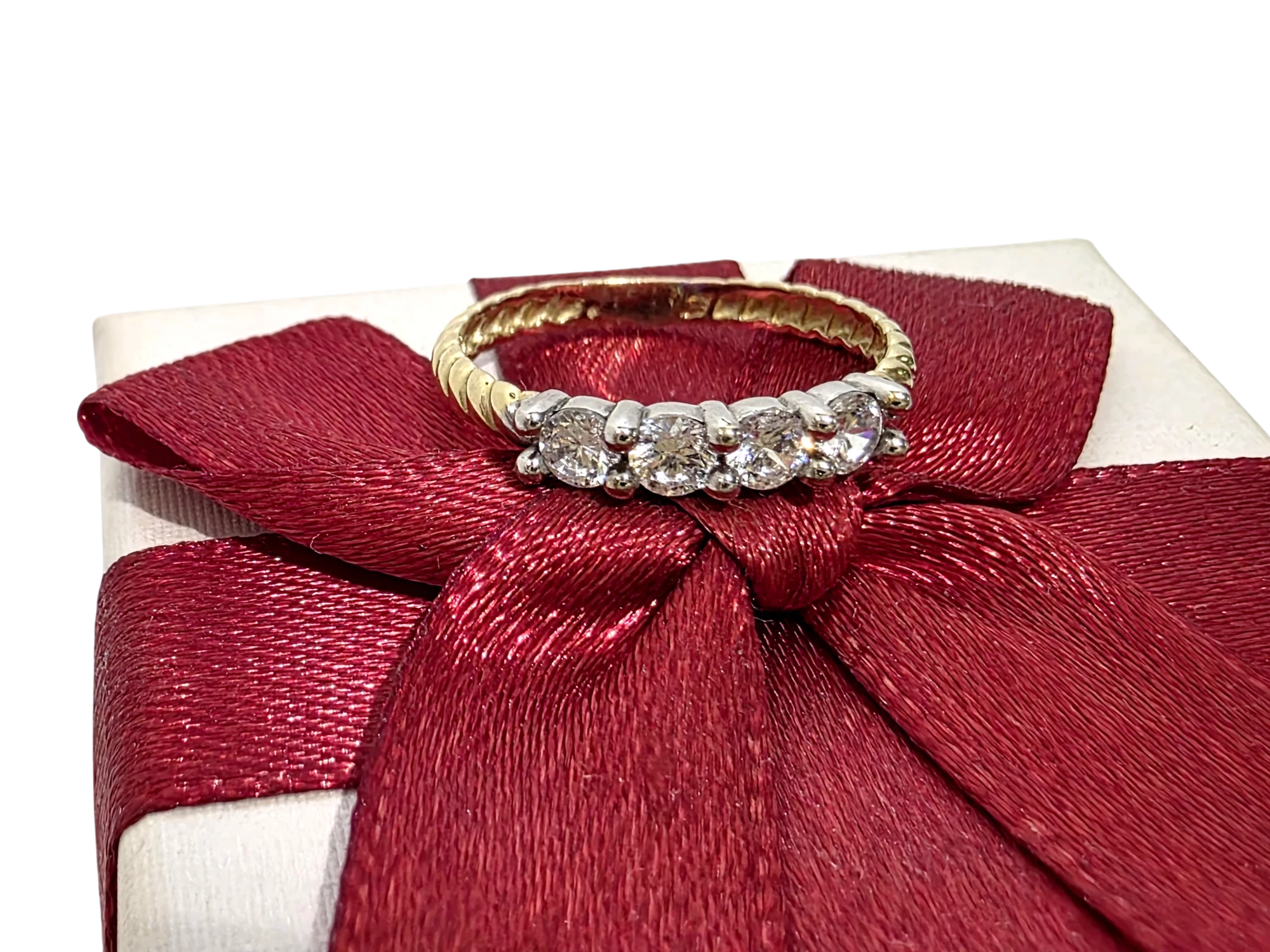 piekny-pleciony-pierscionek-z-czterema-cyrkoniami-p585-w152-r11-wykonczenie-15753-4