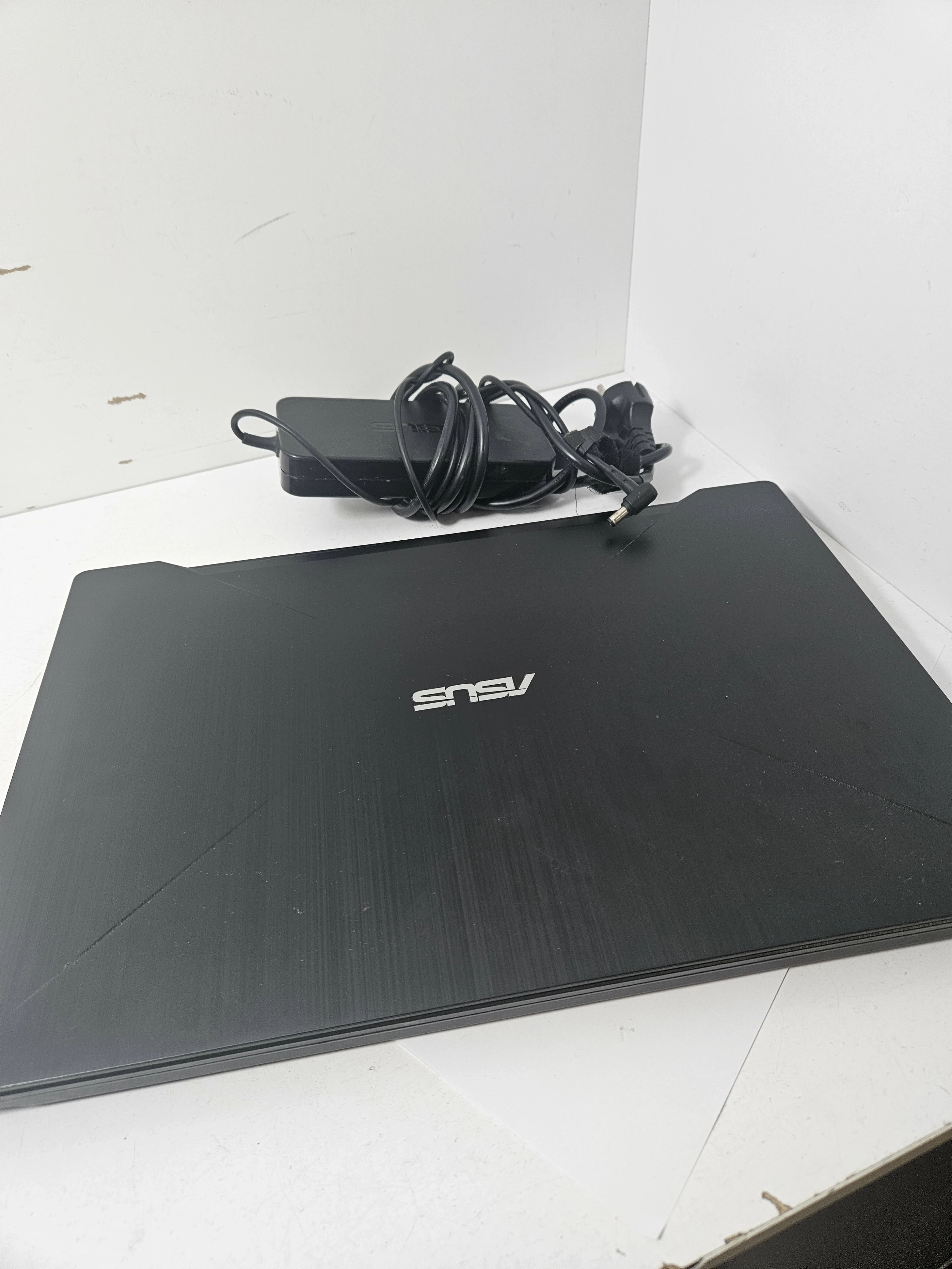 asus-fx503vm-i5-7300hq-156-8gb-256gb-stan-11323-2